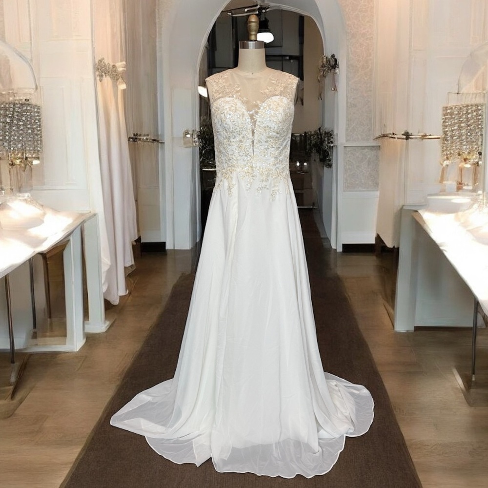 Elegant White Lace Evening Gown